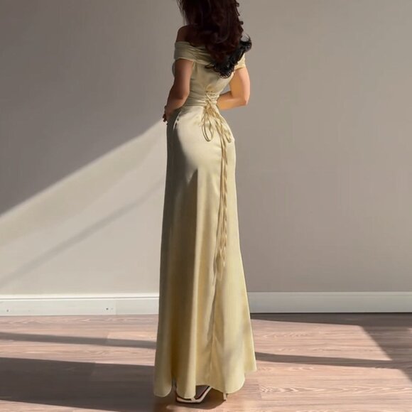 Prom Dress Lace-Up Back Off-the-Shoulder Large - Picture 4 of 4